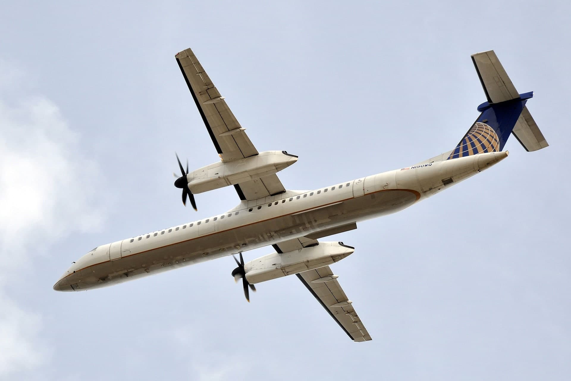 N190WQ — Bombardier