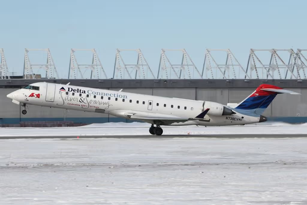 N738EV — Bombardier