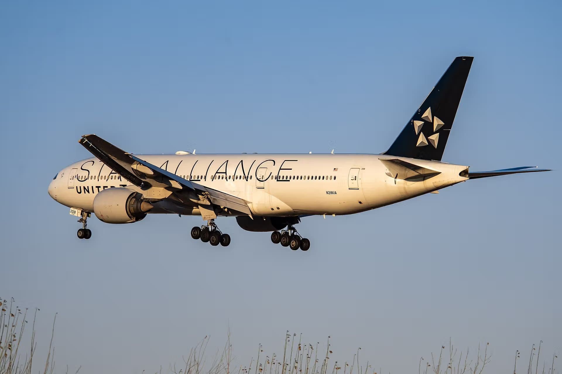 N218UA — Boeing