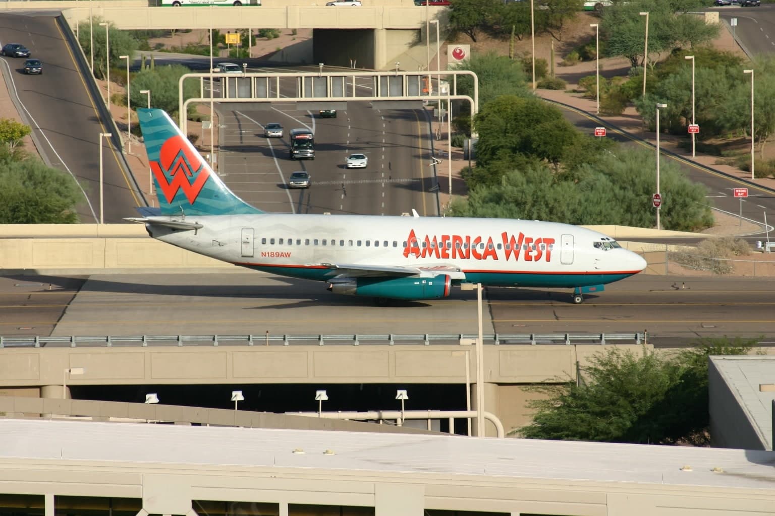N189AW — Twin-engine aircraft
