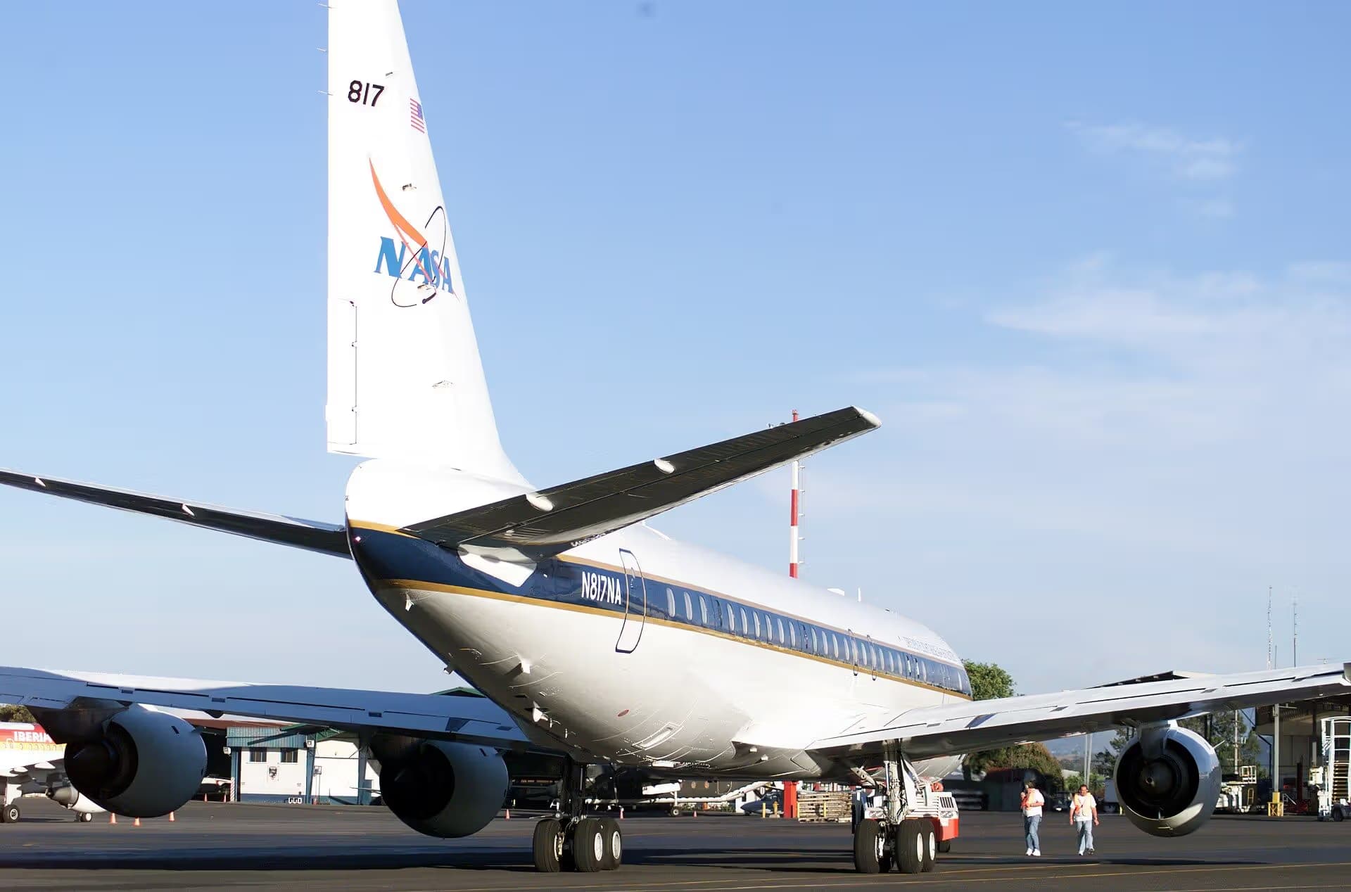 N817NA — Twin-engine aircraft