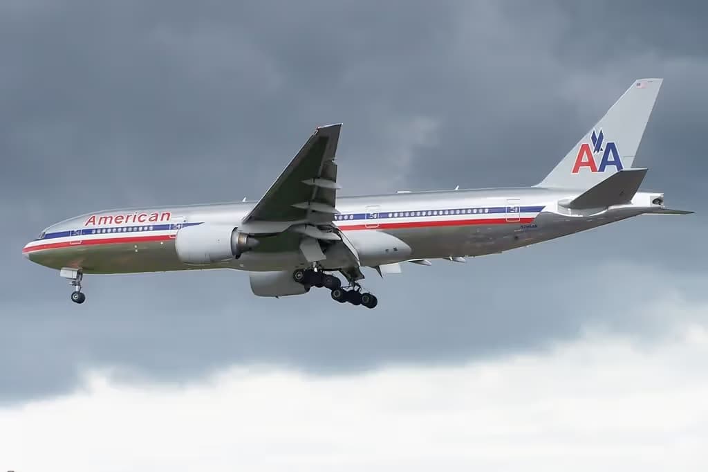 N786AN — Twin-engine aircraft