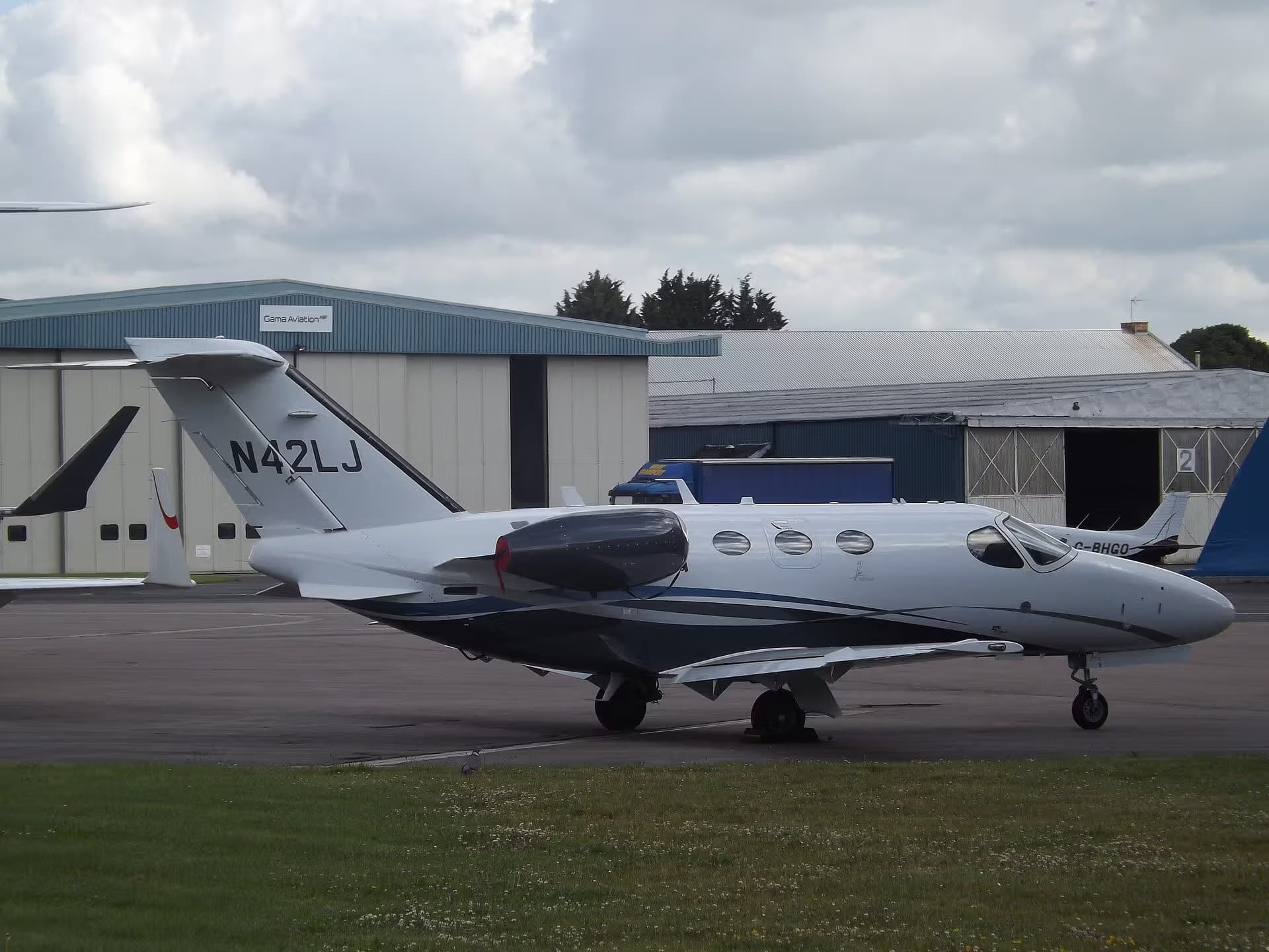 N42LJ — Business jet