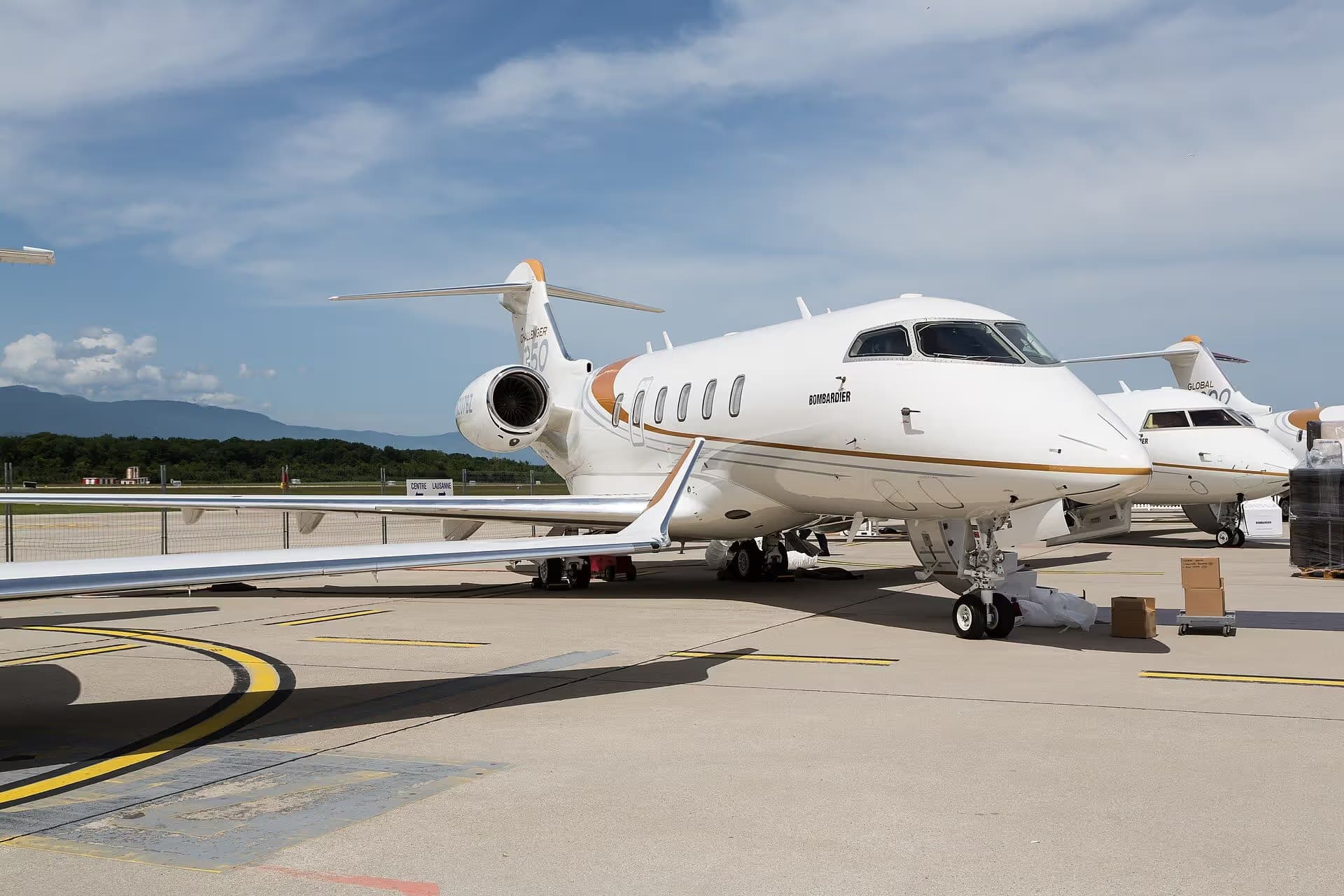 N207BZ — Bombardier