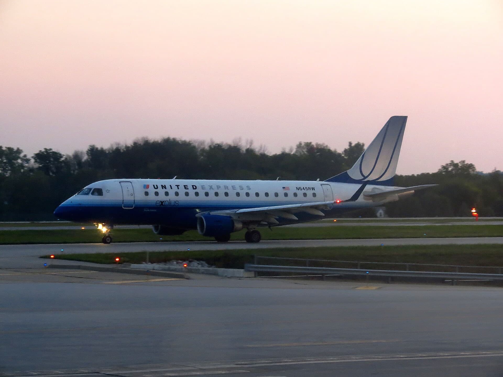 N645RW — Twin-engine aircraft