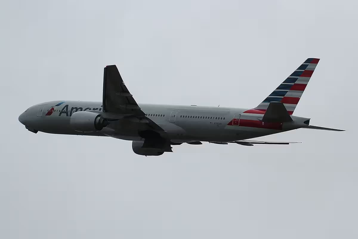 N785AN — Twin-engine aircraft