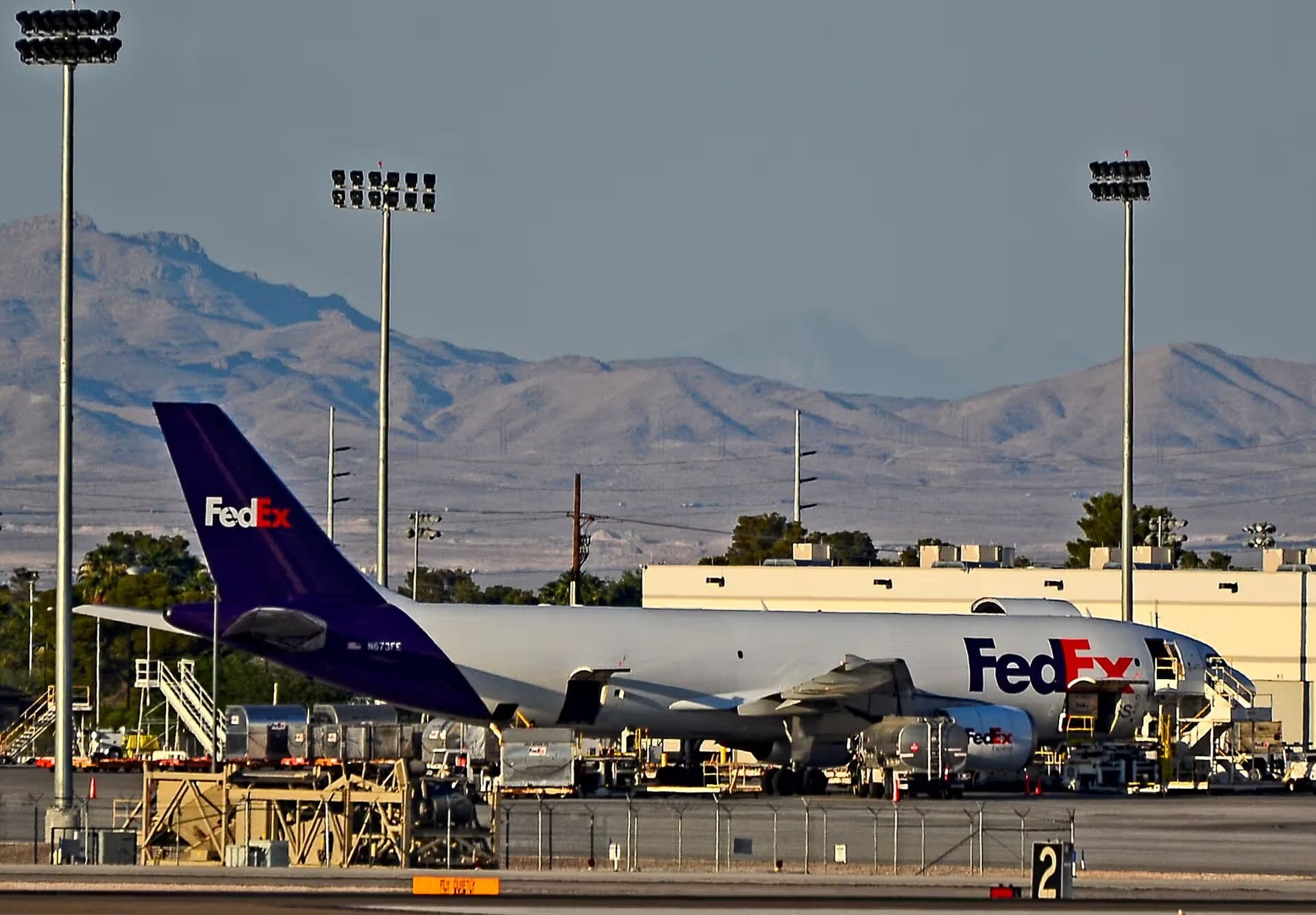 N673FE — Aircraft