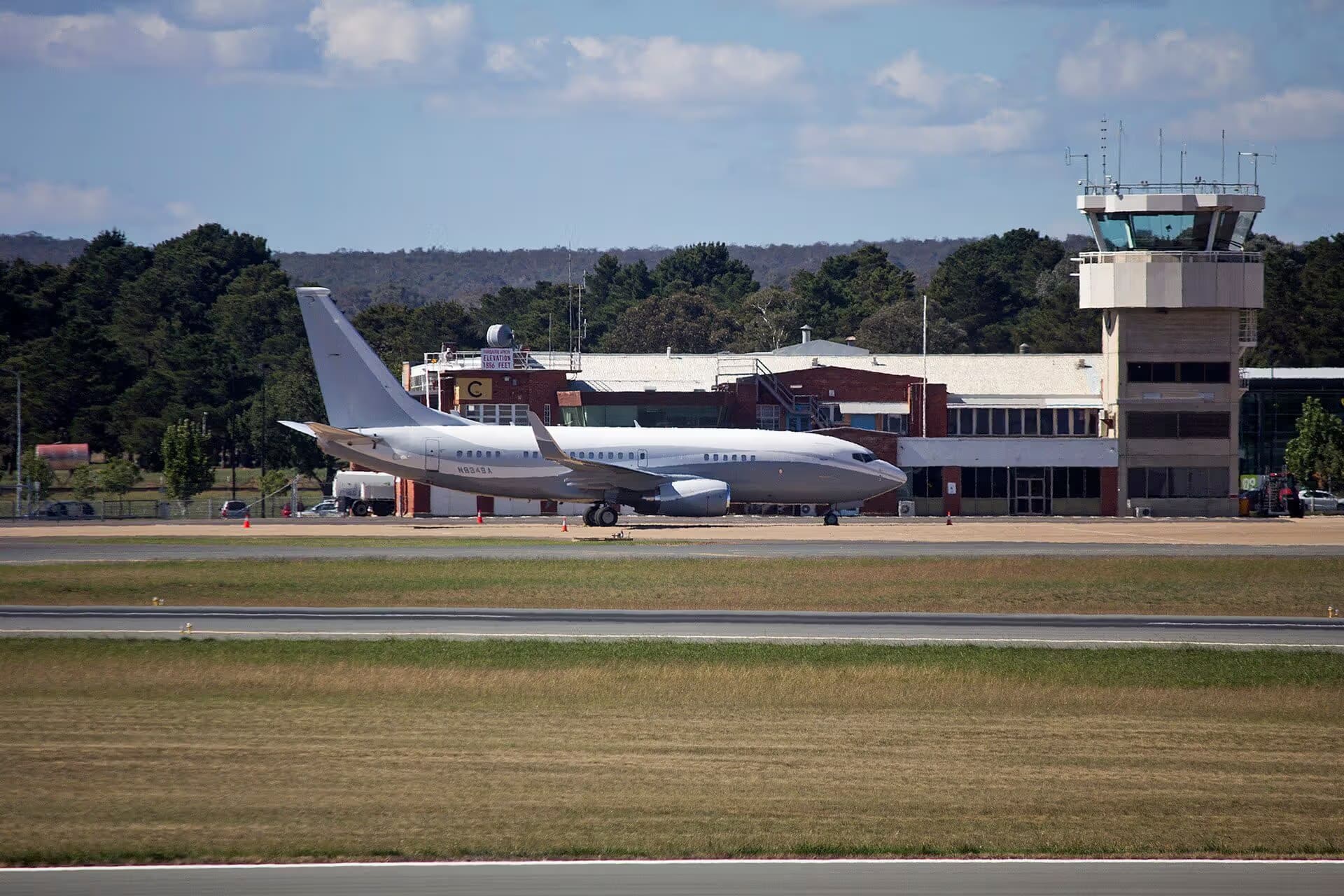 N834BA — Business jet at Canberra Airport