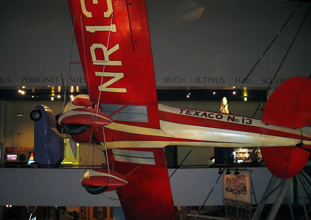 Unidentified — Single-engine aircraft