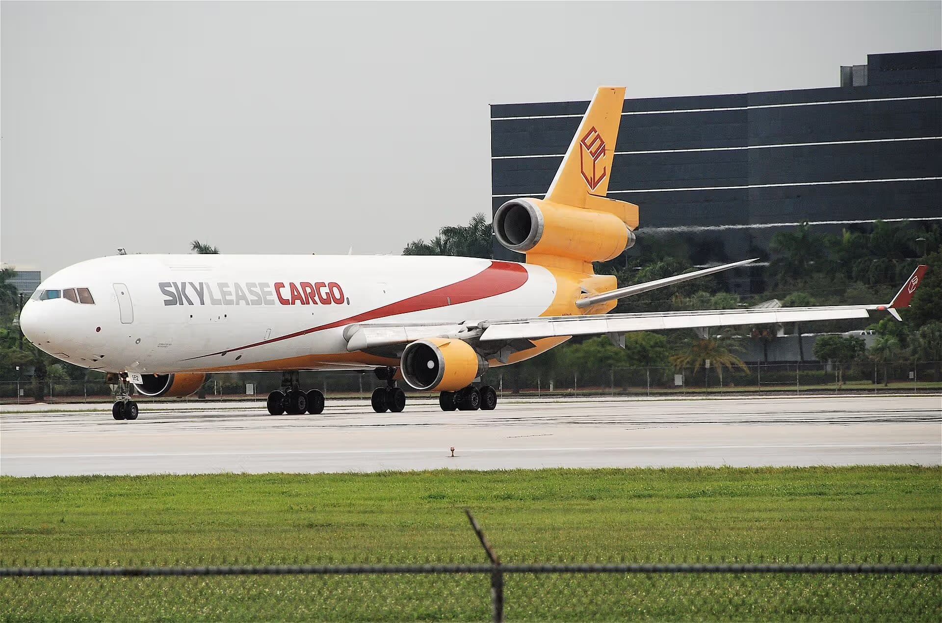 N952AR — Douglas