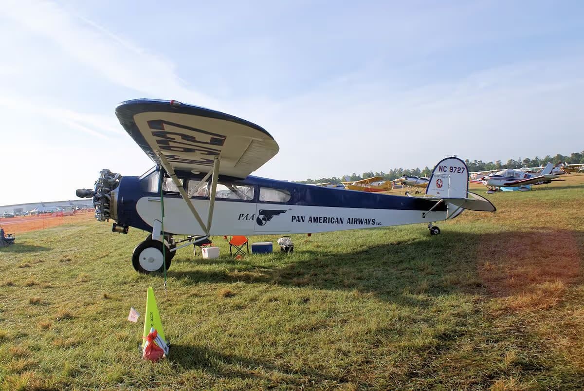 Unidentified — Single-engine aircraft