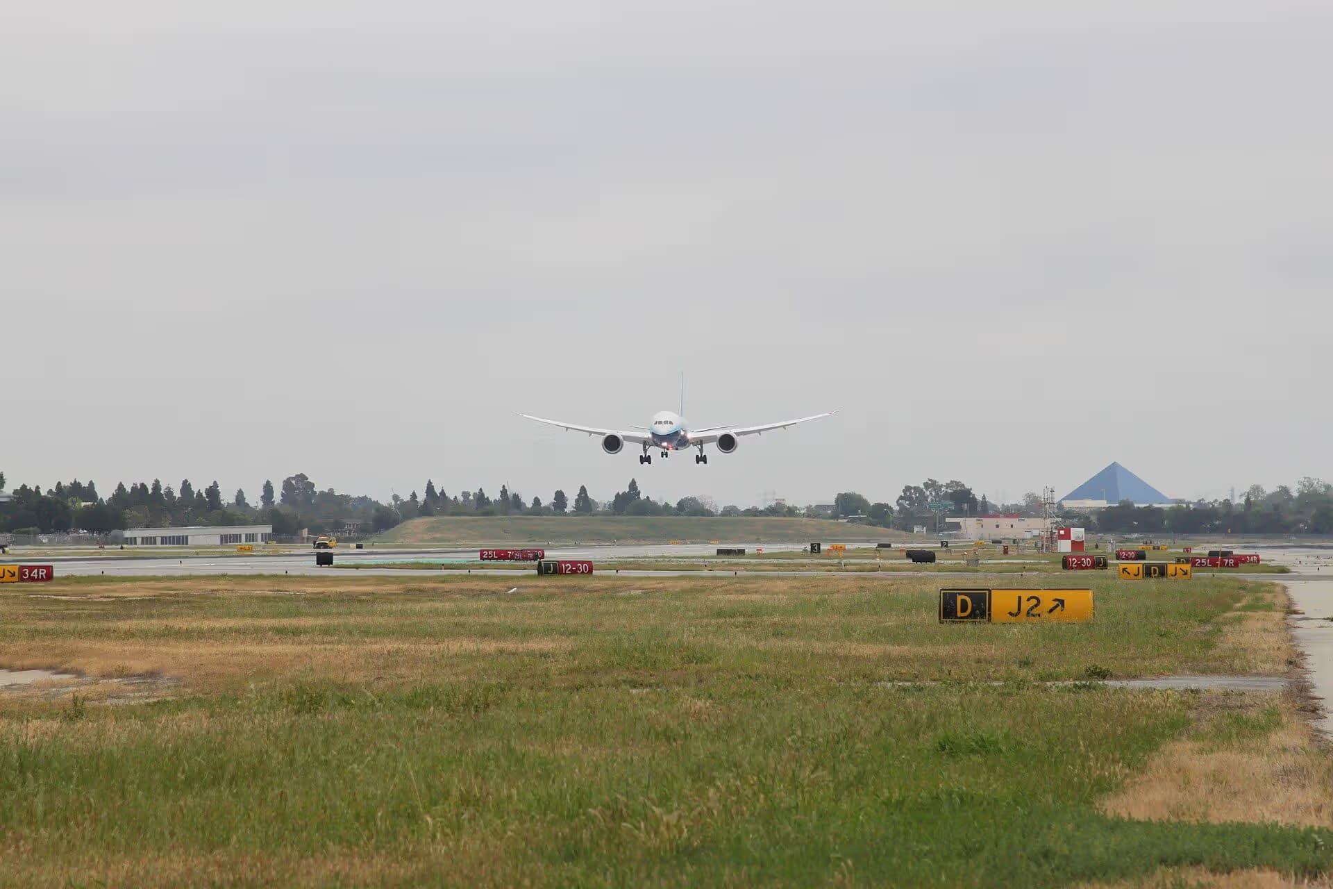 N787BX — Twin-engine aircraft