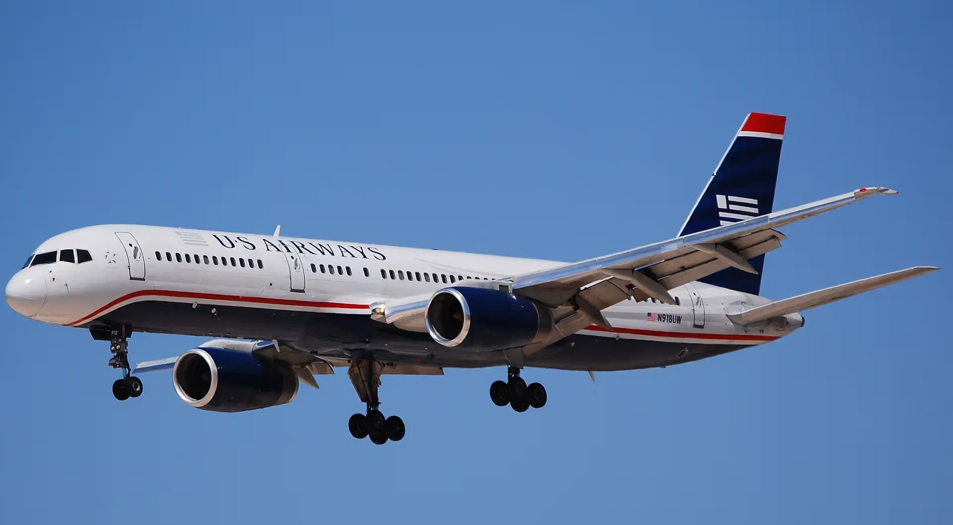 N918UW — Twin-engine aircraft