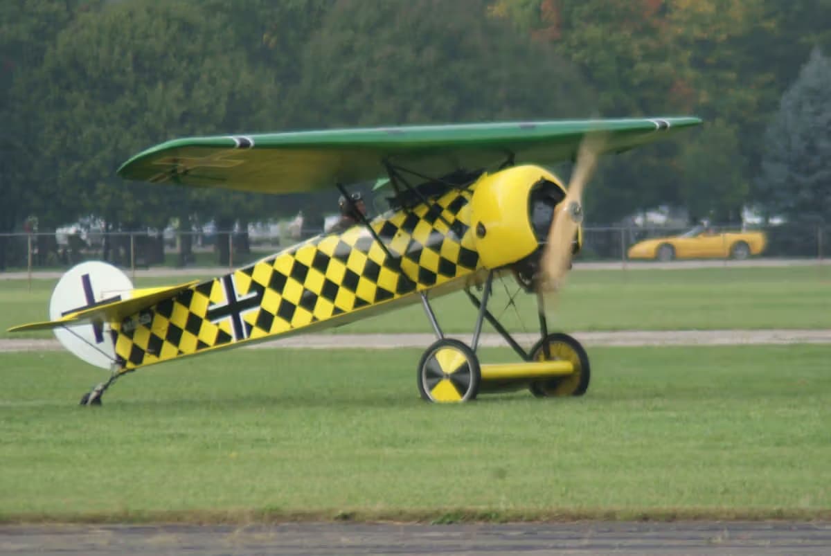 Unidentified — Single-engine aircraft