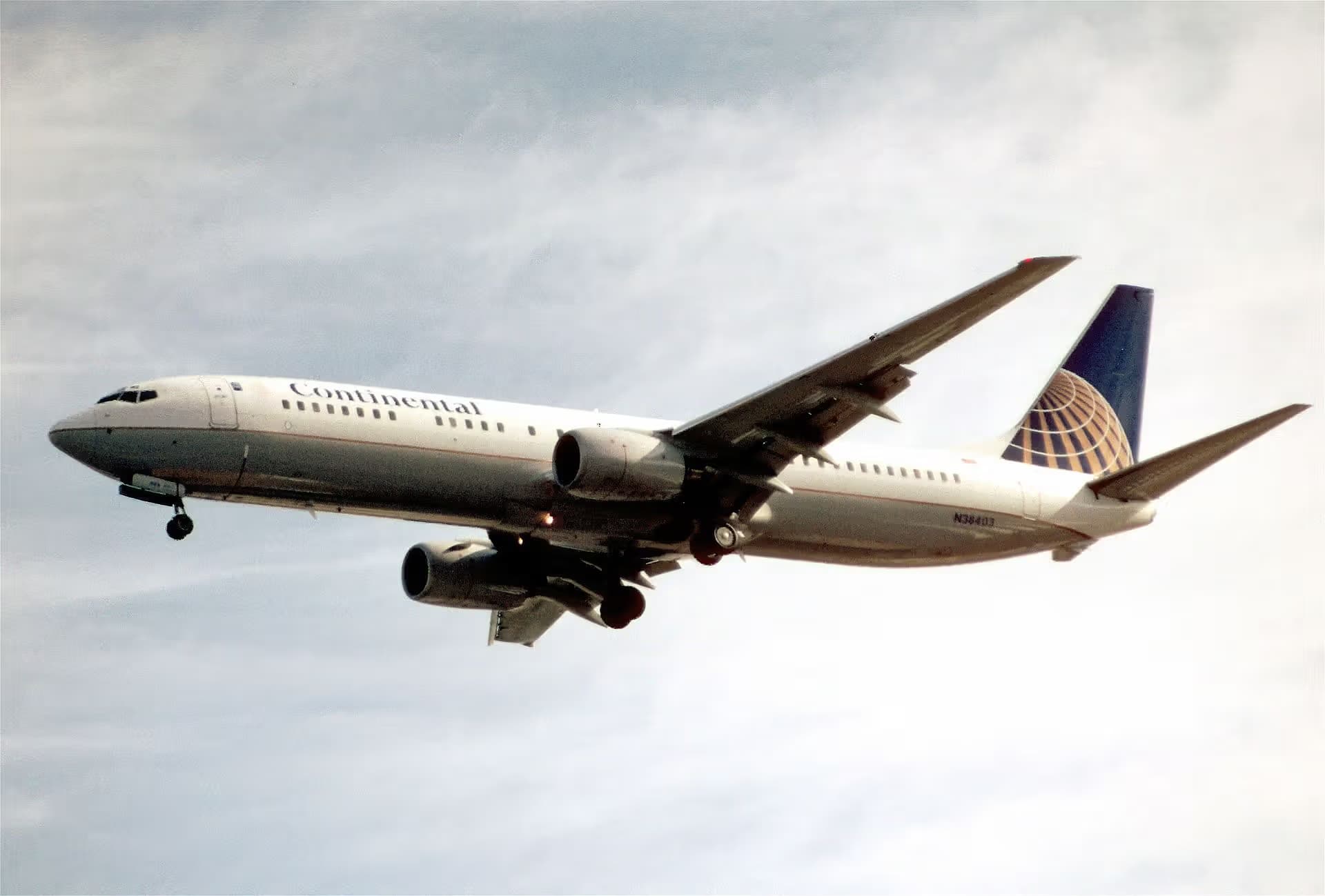 N38403 — Boeing