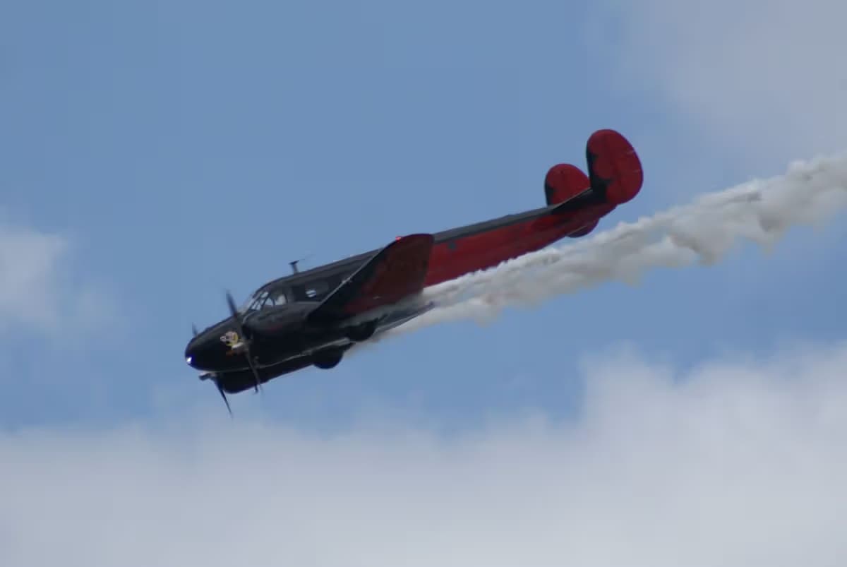 N9109R — Twin-engine aircraft