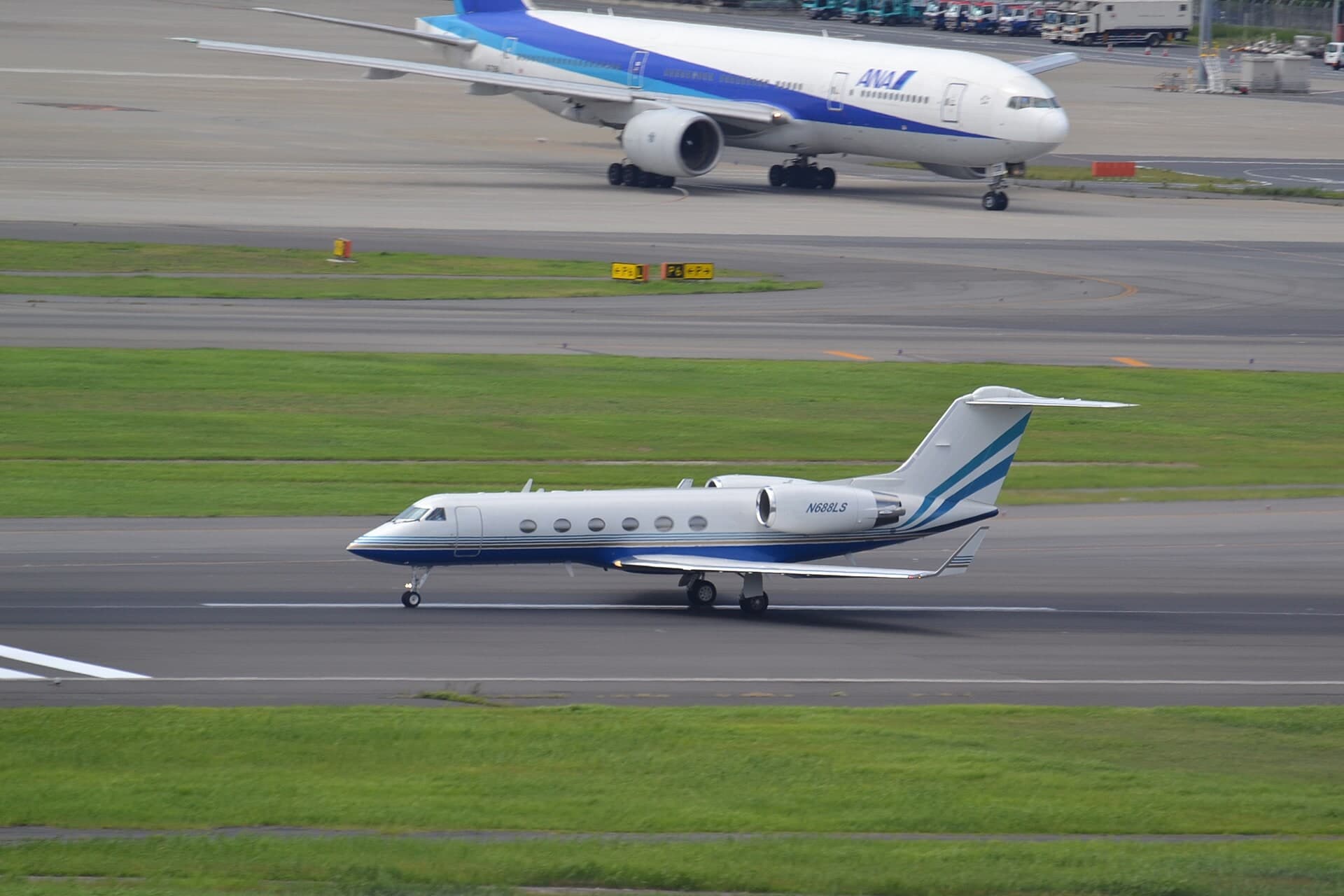 N688LS — Business jet