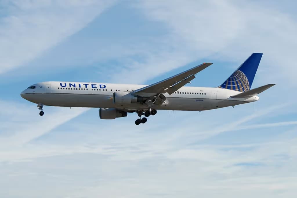 N656UA — Boeing