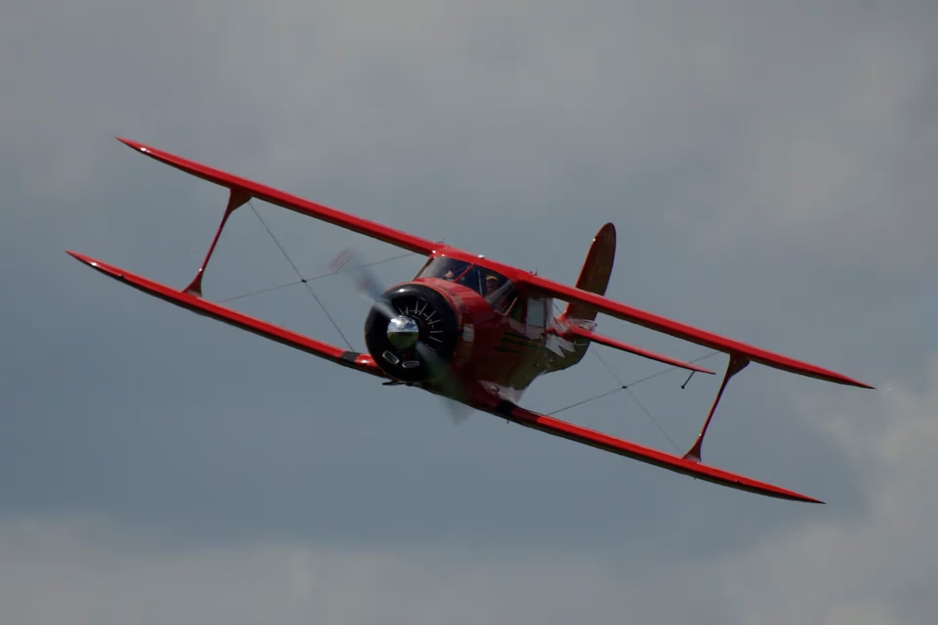 Unidentified — Single-engine aircraft