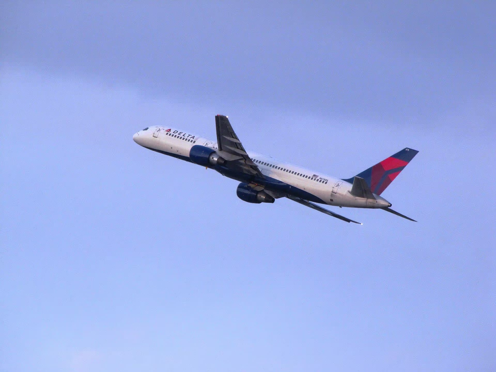 N676DL — Boeing