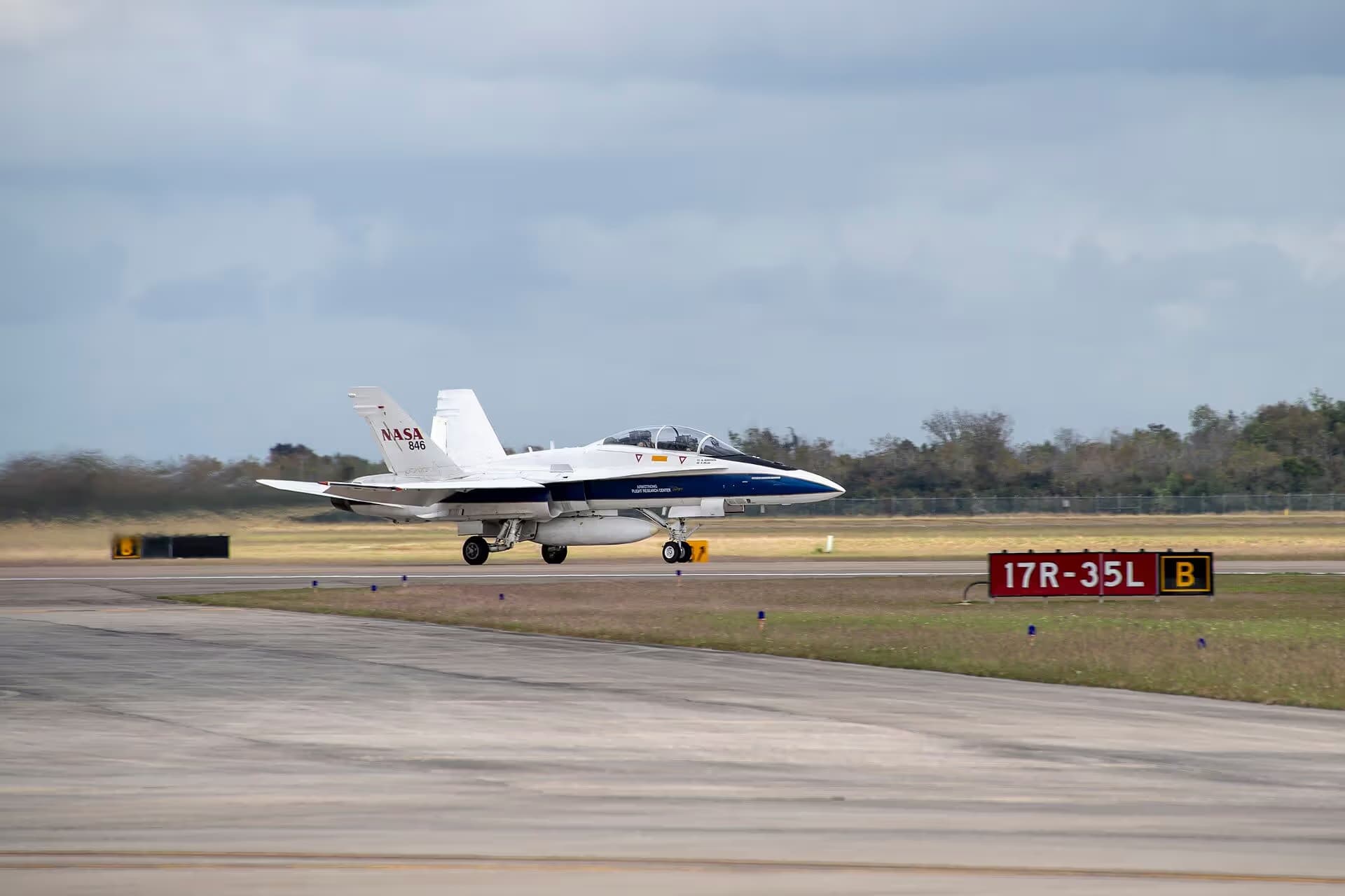 N846NA — Douglas