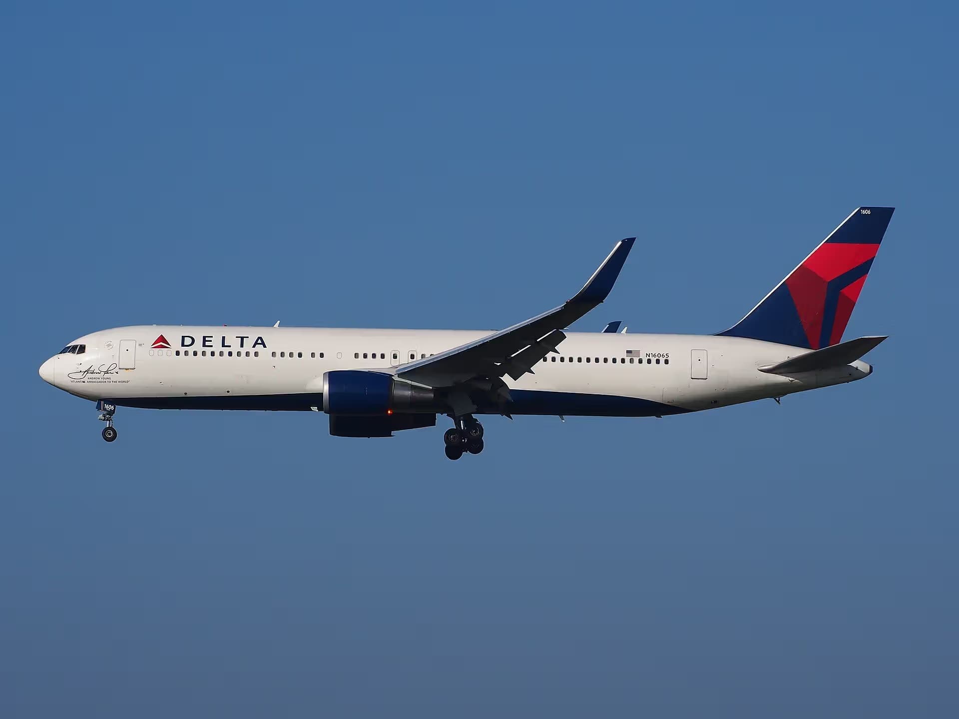 N16065 — Boeing
