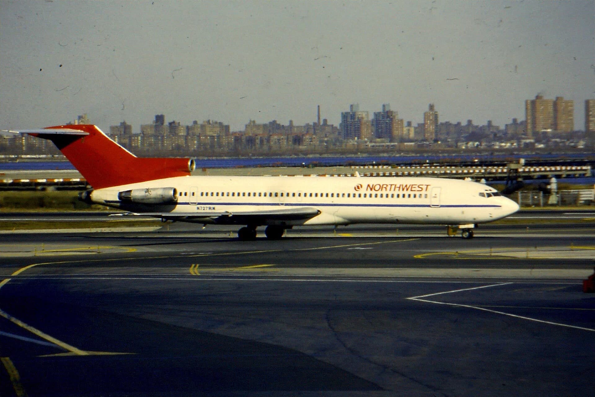 N727RW — Boeing