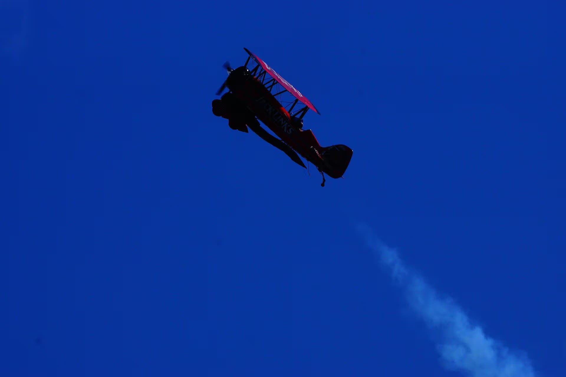 Unidentified — Single-engine aircraft