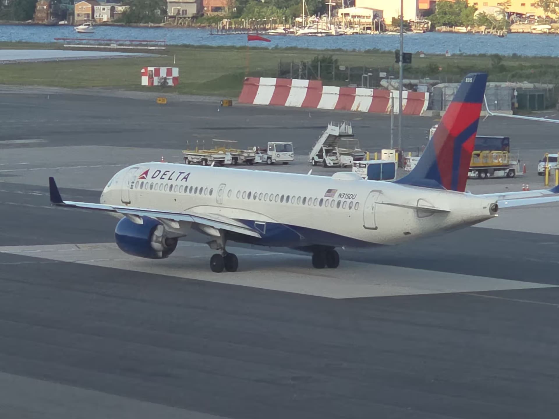 N315DU — 2022 Airbus Canada Lp BD-500-1A11 at Jacksonville International Airport