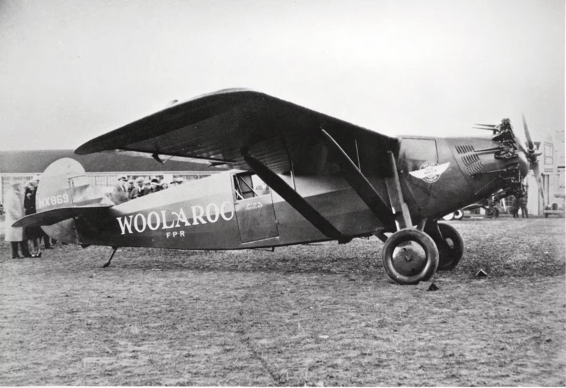 Unidentified — Single-engine aircraft