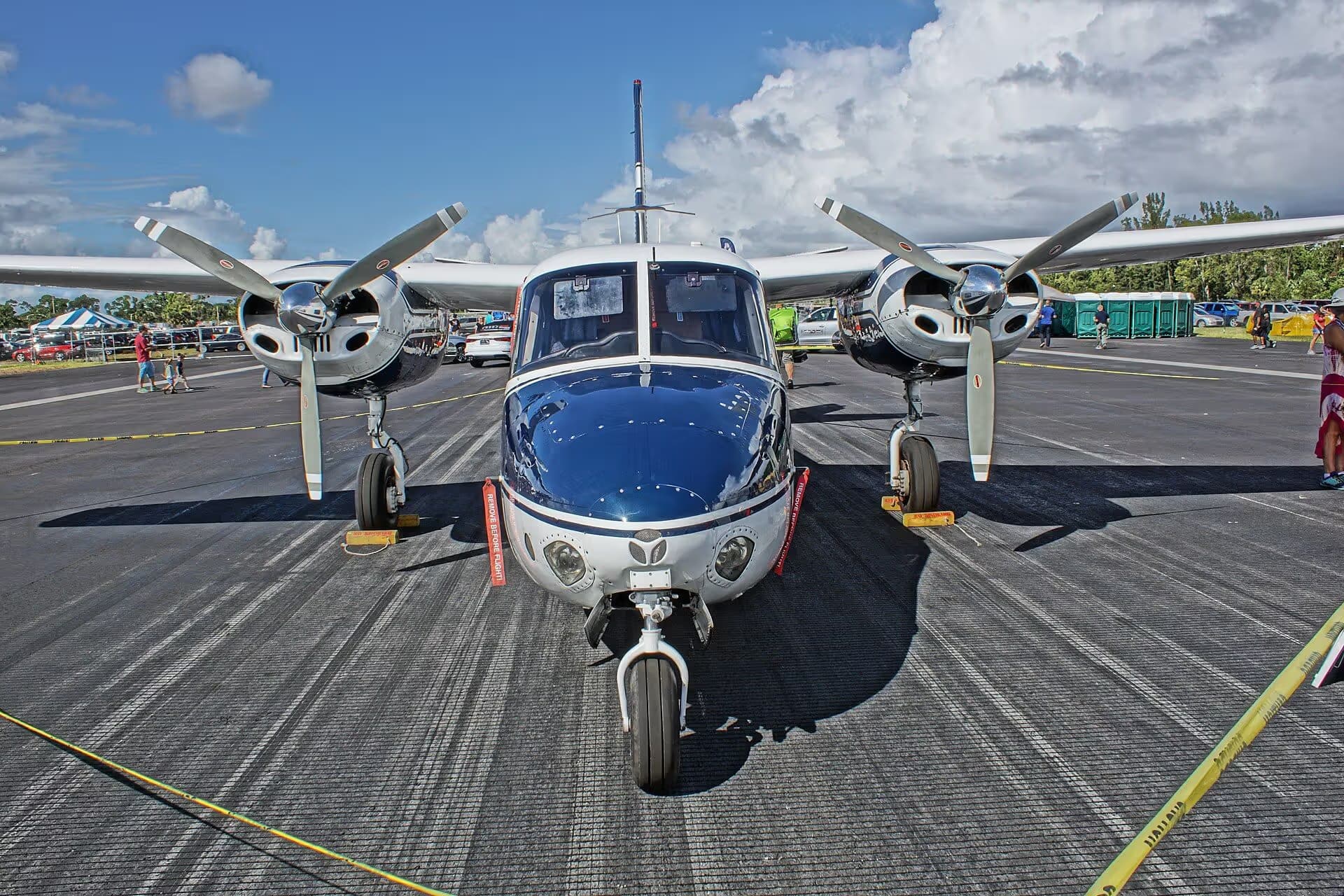 N30U — Twin-engine aircraft