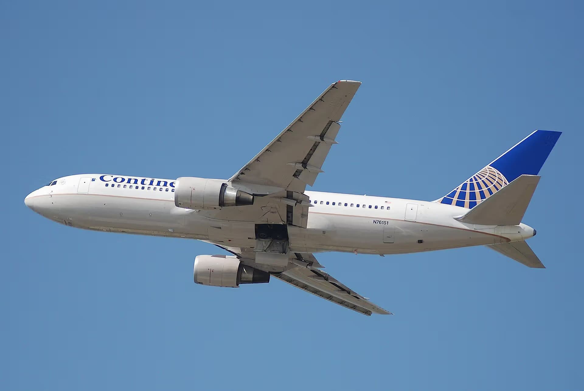 N76151 — Twin-engine aircraft