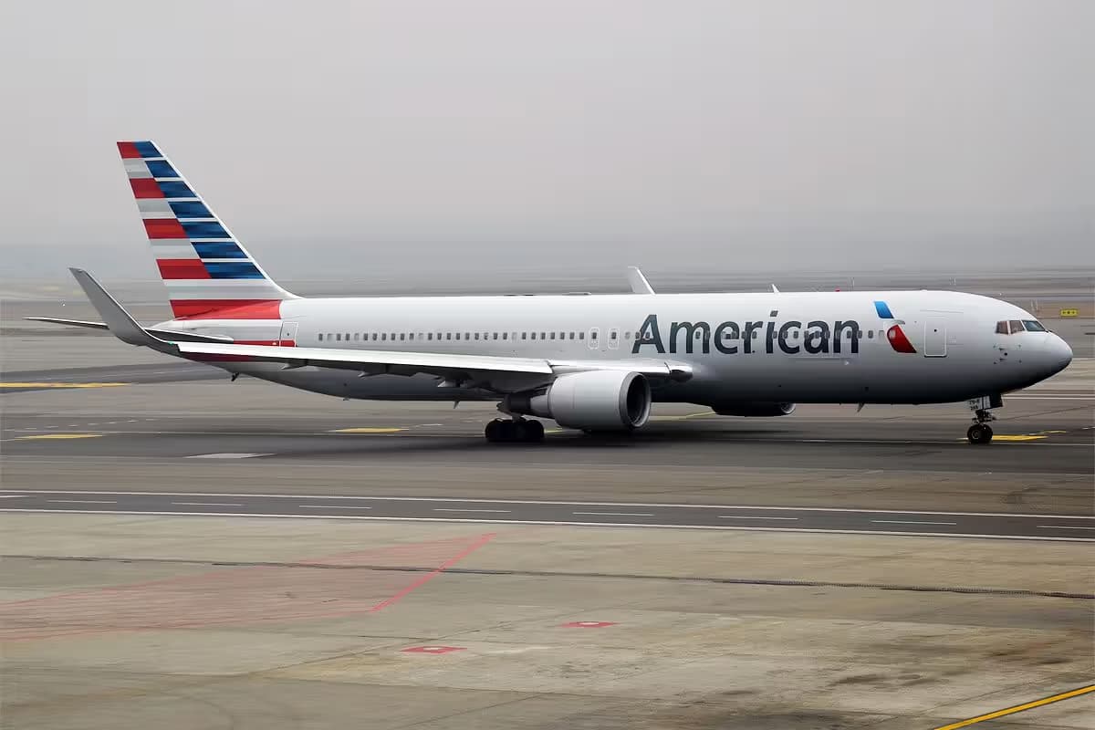 N394AN — Boeing