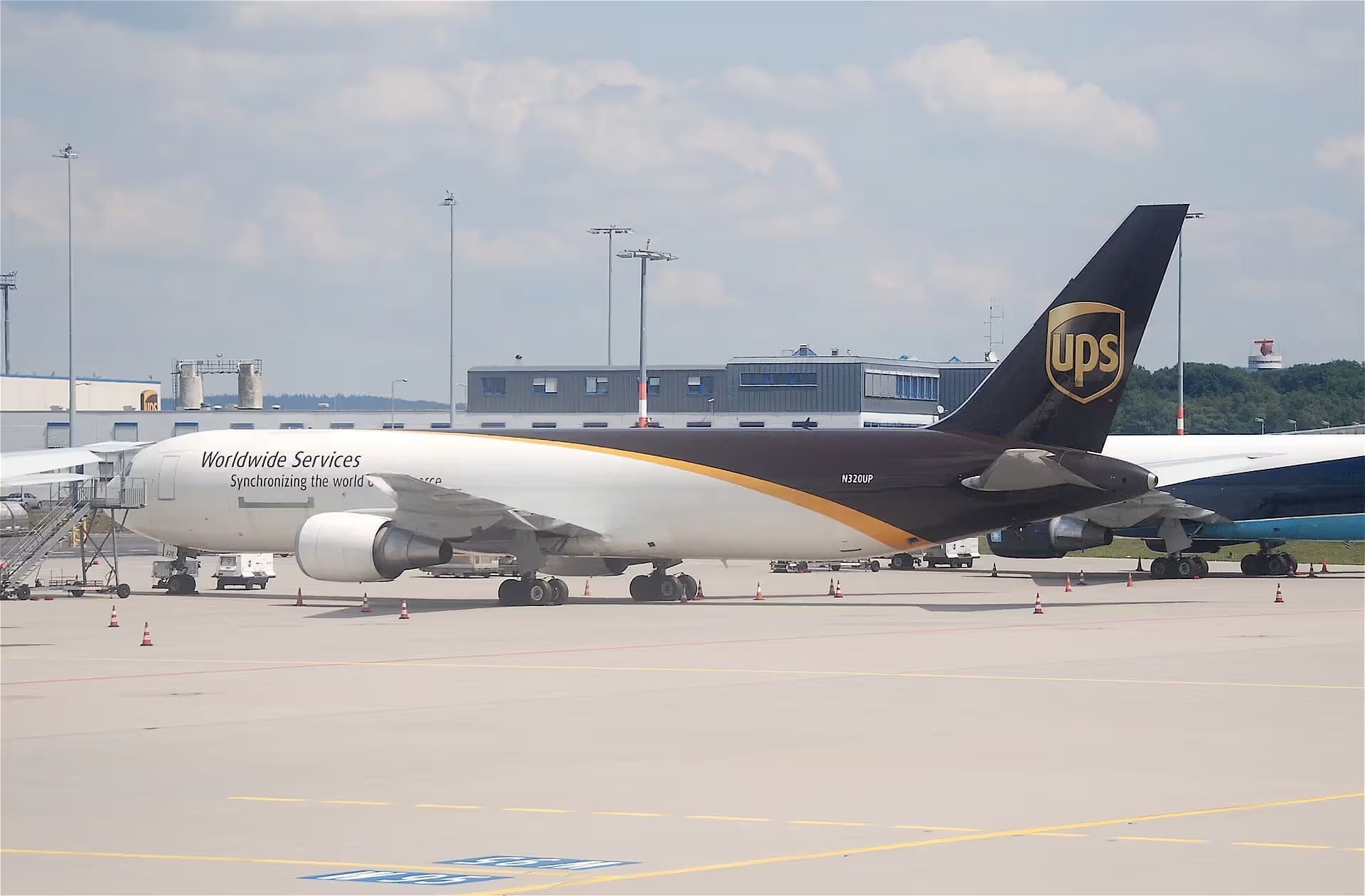 N320UP — Boeing