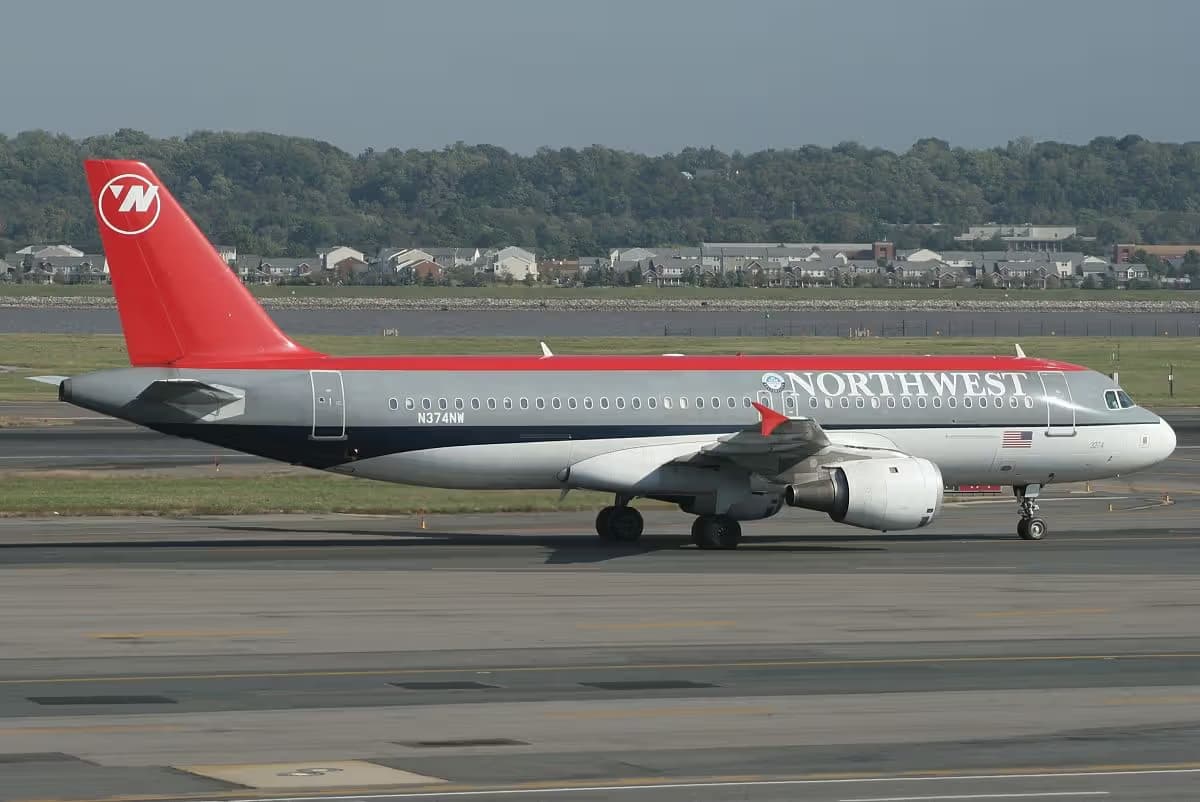 N374NW — Airbus