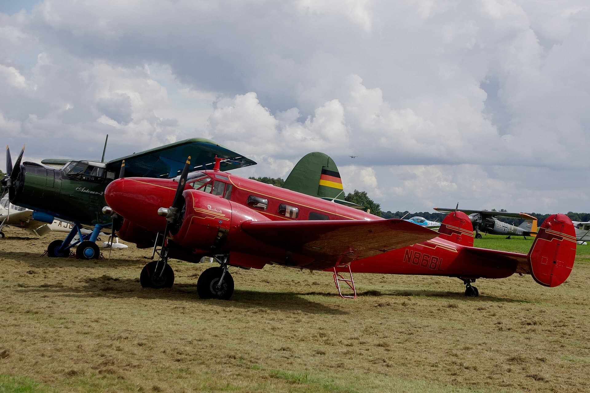 N868L — Beech