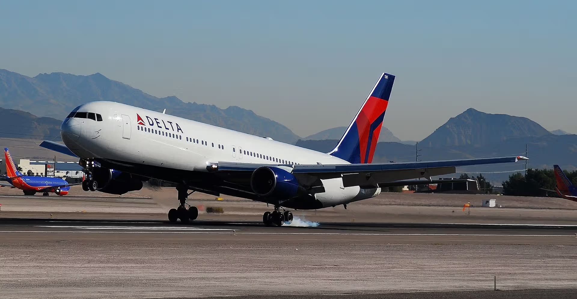 N130DL — Boeing