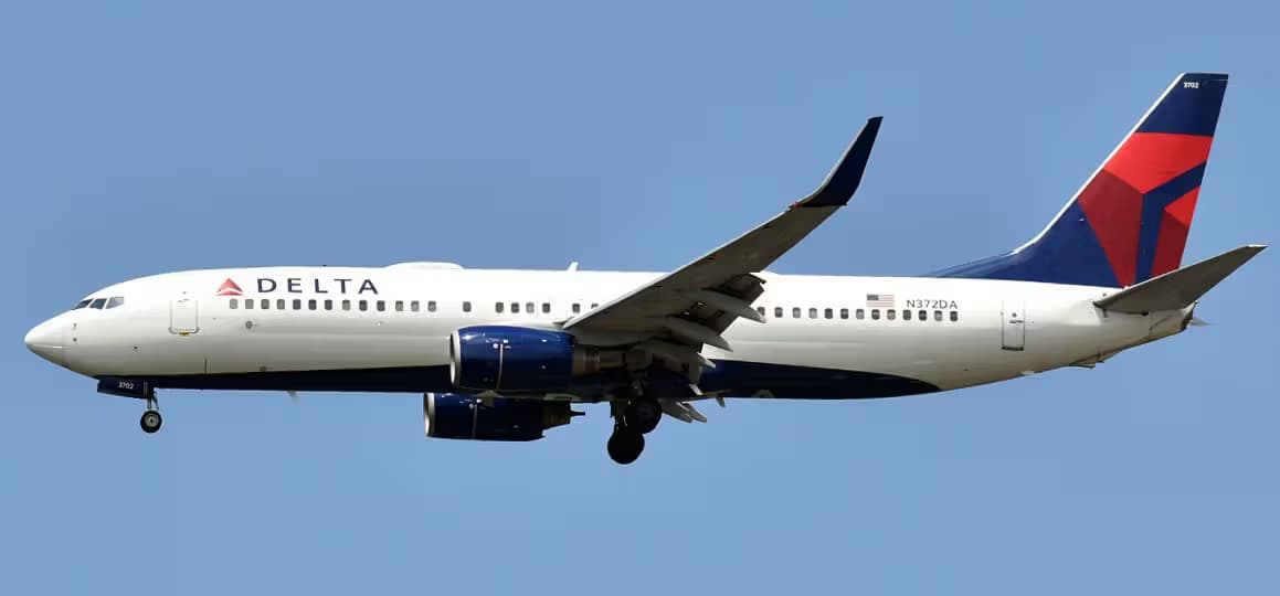 N372DA — Boeing