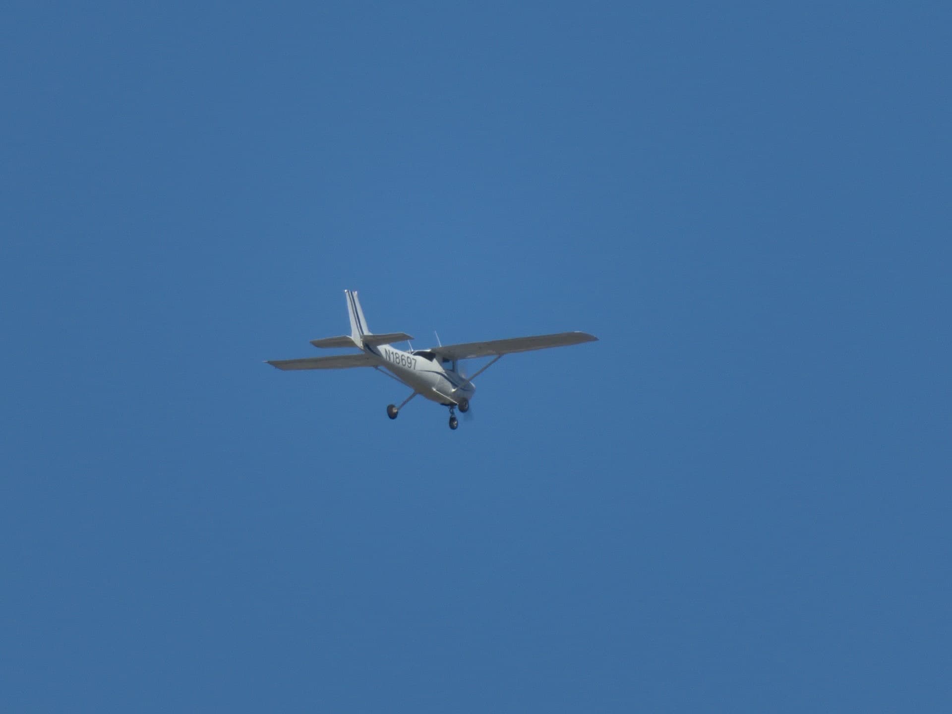N18697 — Single-engine aircraft
