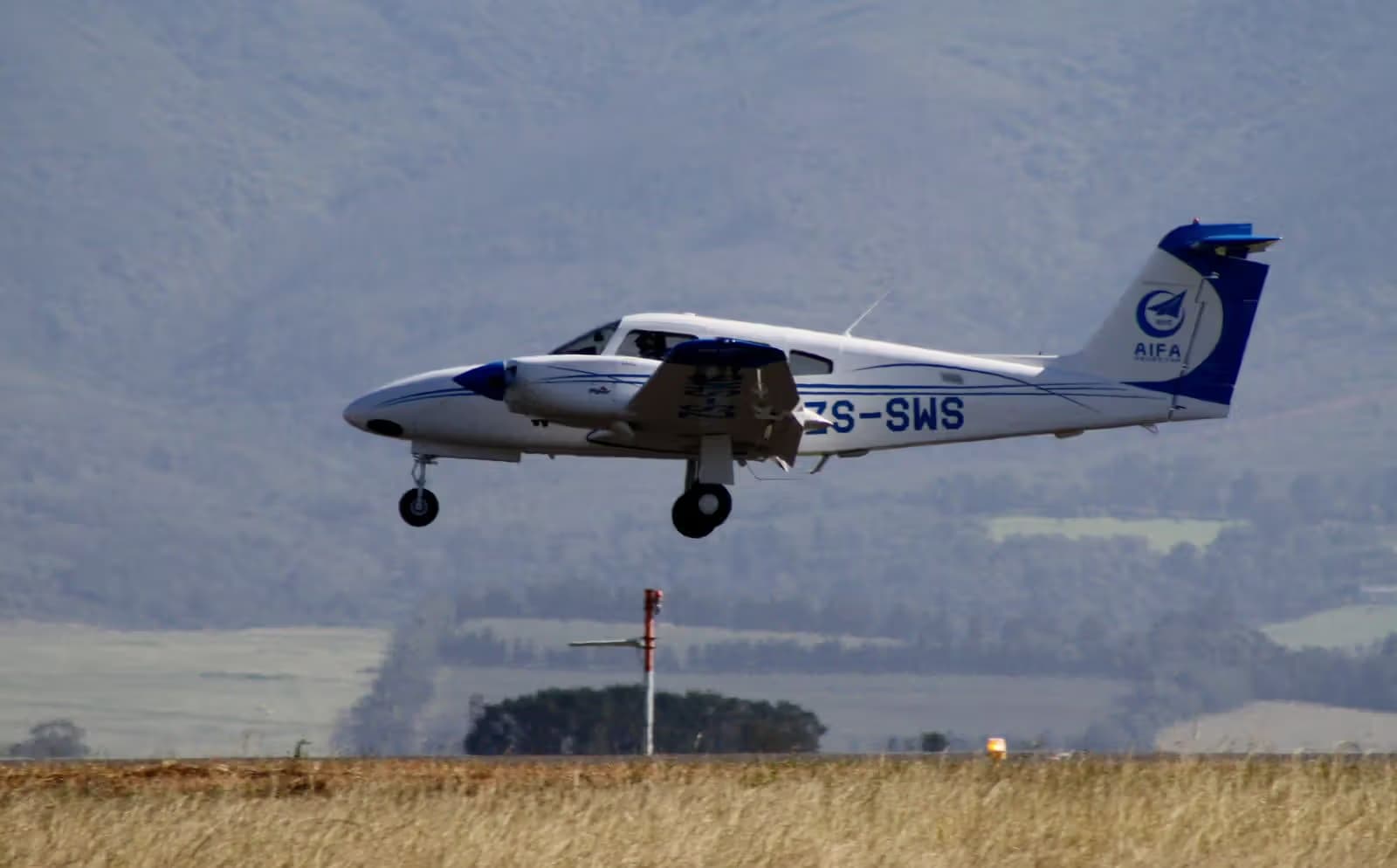 ZS-SWS — Twin-engine aircraft