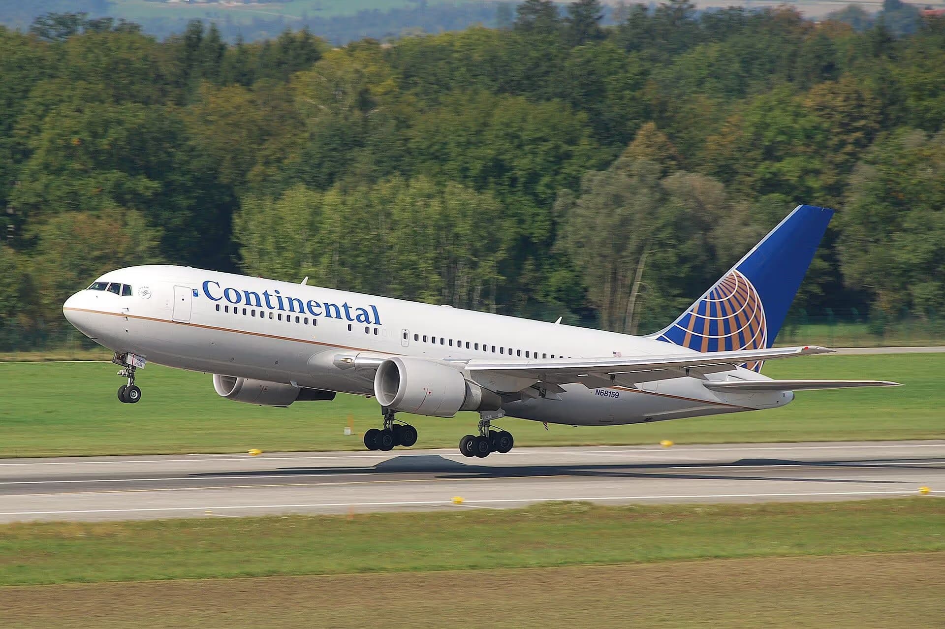 N68159 — Twin-engine aircraft