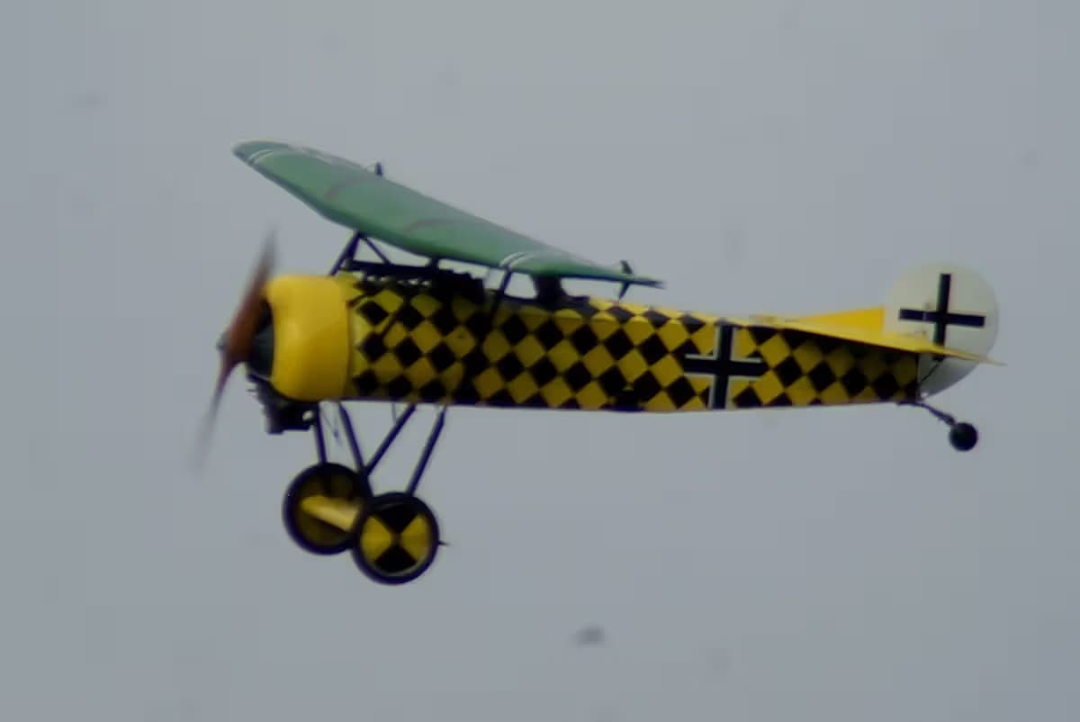Unidentified — Single-engine aircraft