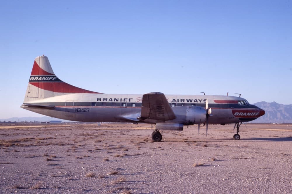 N3427 — Twin-engine aircraft