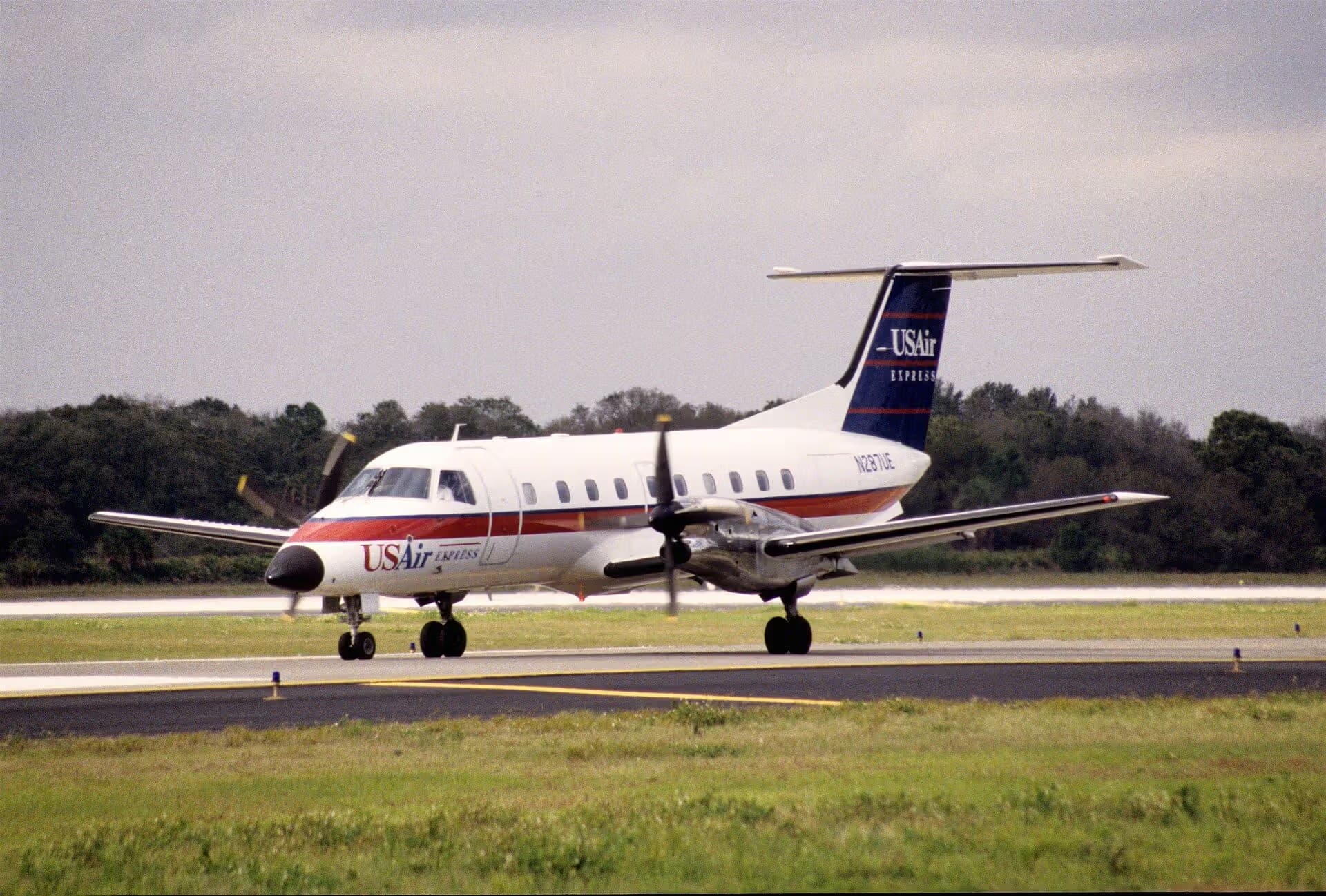 N287UE — Twin-engine aircraft