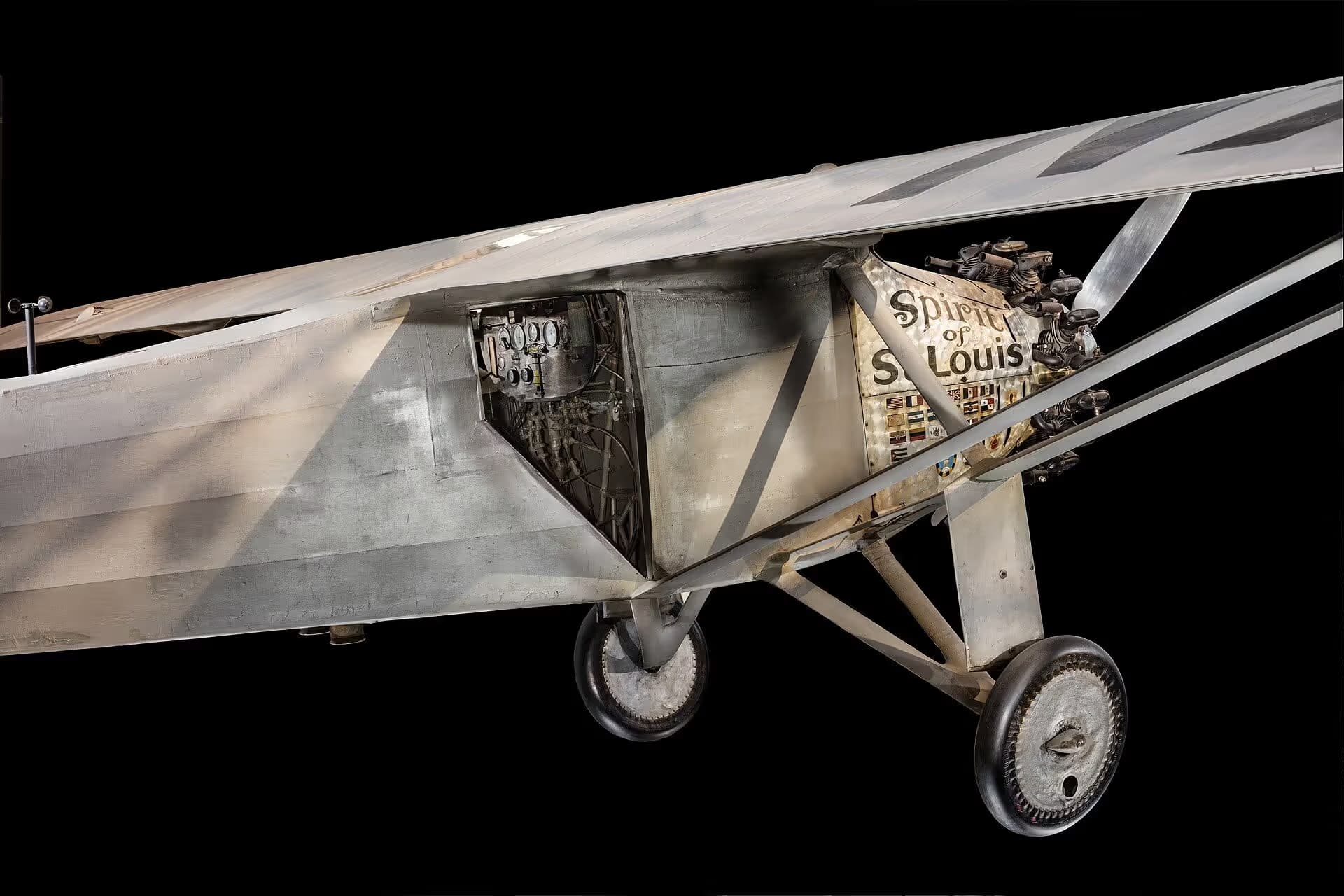 Unidentified — Single-engine aircraft