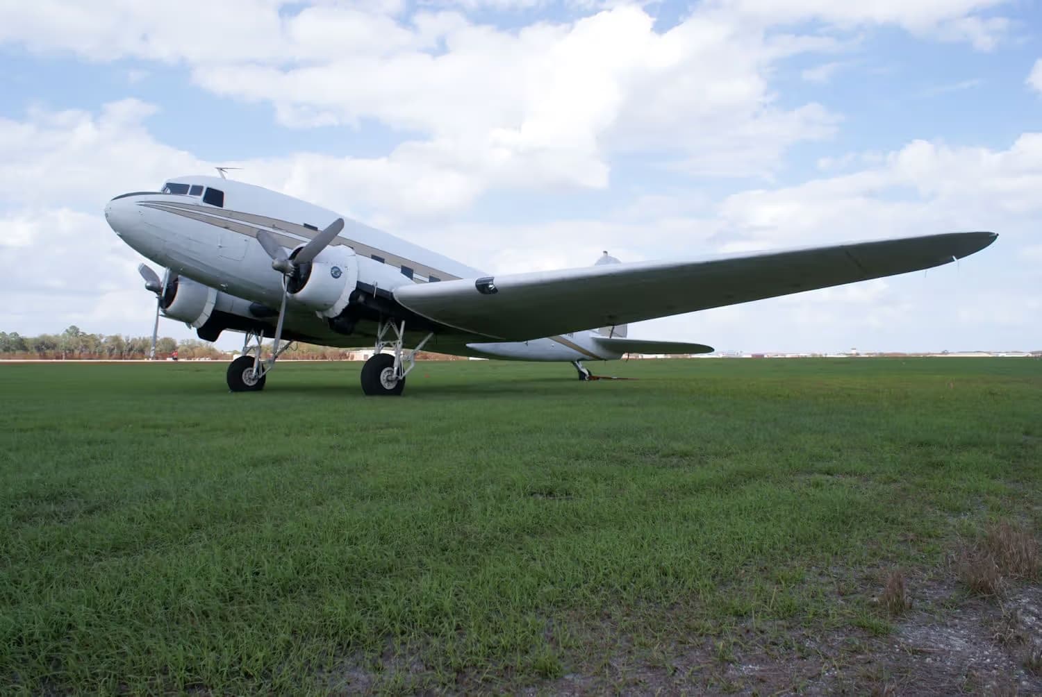 N839M — Douglas