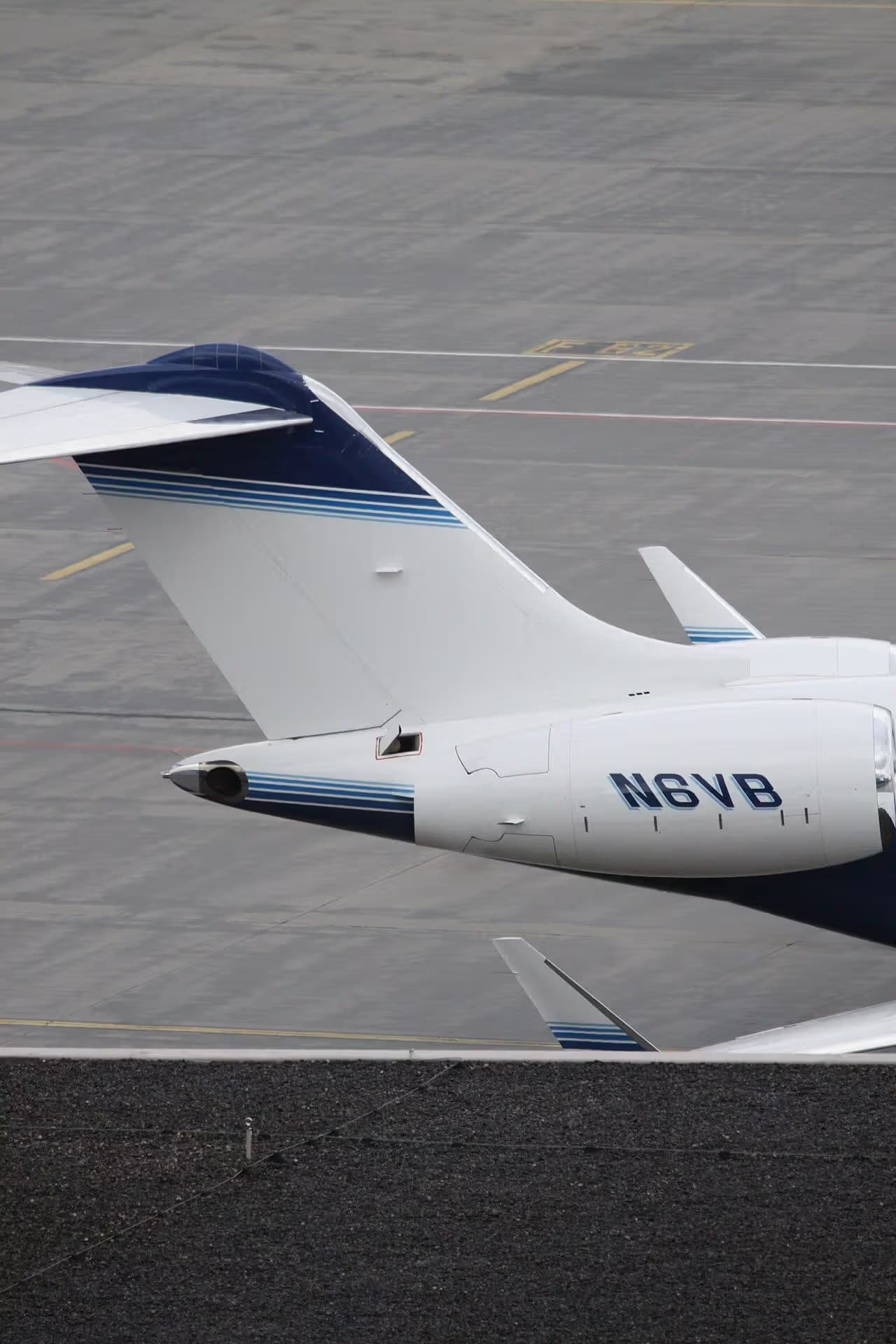 N6VB — Business jet