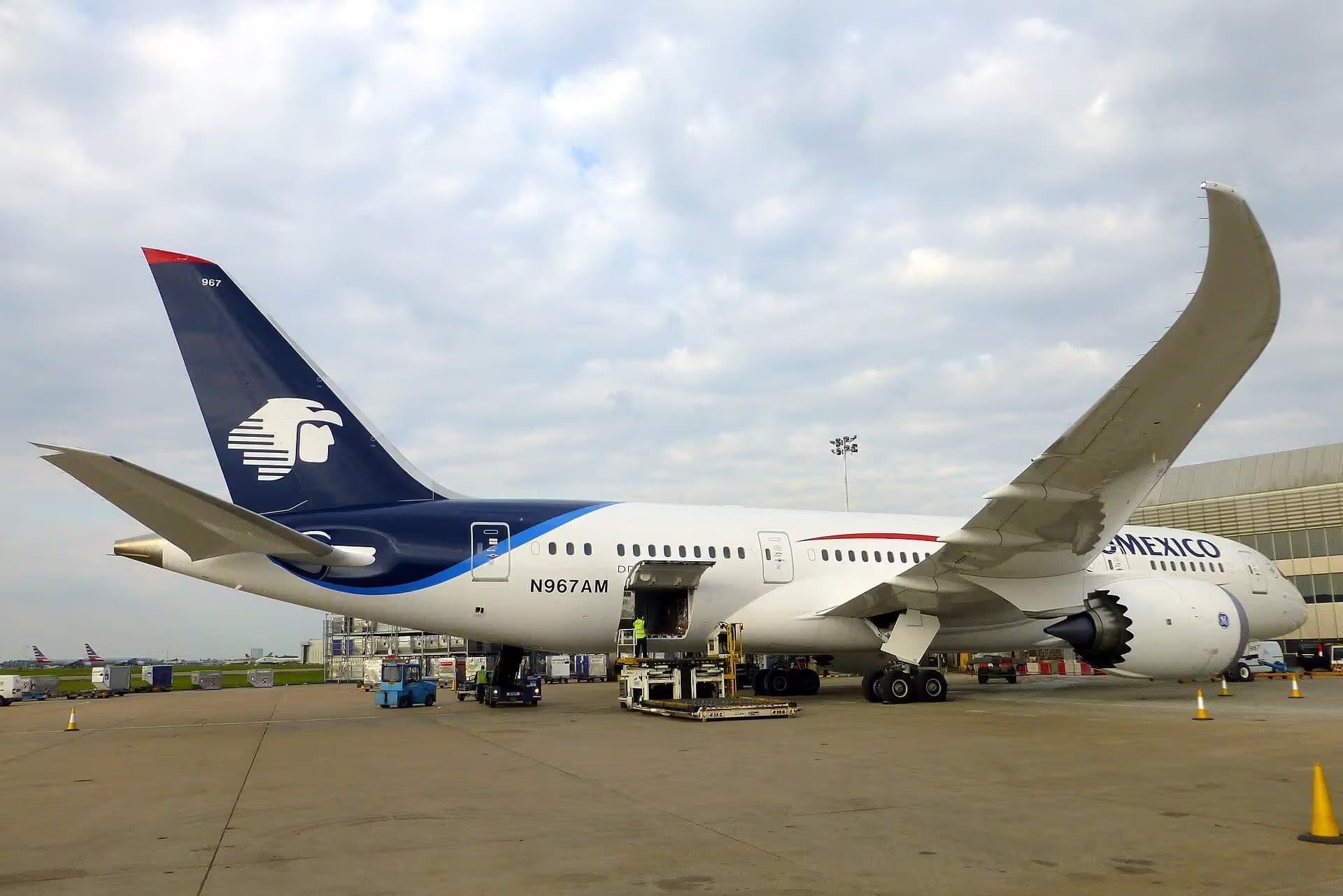 N967AM — Twin-engine aircraft