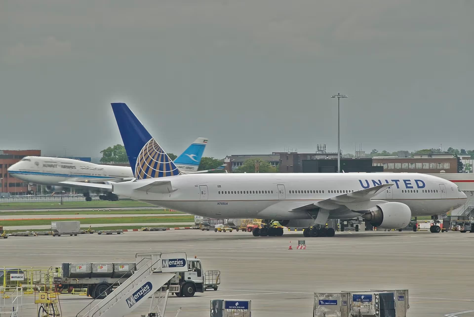 N785UA — Boeing