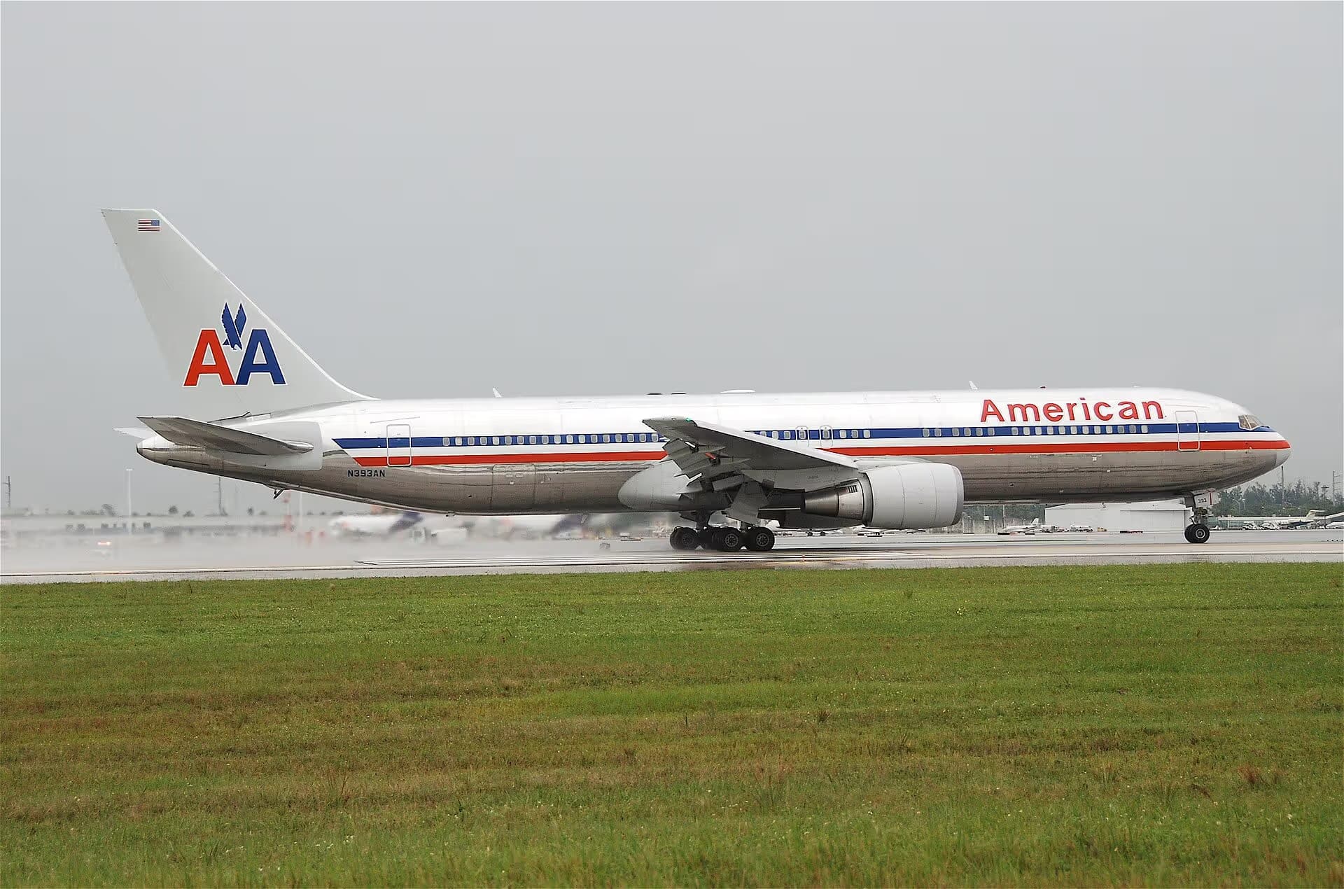 N393AN — Boeing